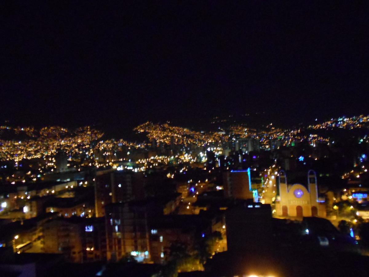 San Peter Suites Medellín Buitenkant foto